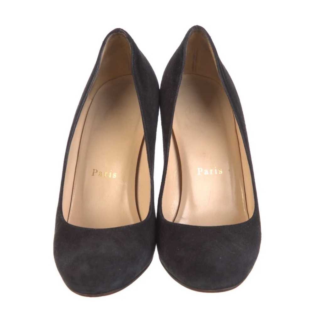 Christian Louboutin
Suede Pumps
Women's Size: 39